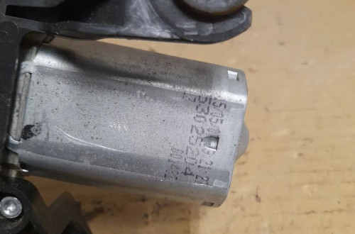 SILNICZEK WYCIERACZKI TYŁ OPEL ZAFIRA B nr 13145548