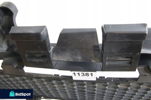 Kratka Atrapa dolna w Zderzak przod Dacia Logan 2 Sandero II 2012-2016