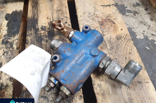 ROZDZIELACZ ŁADOWARKA GUNSTING 916 YXL-F160L-N7