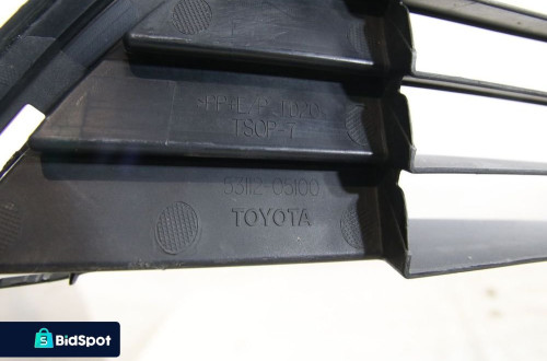 Kratka Atrapa dolna w Zderzak przod Toyota Avensis T27 lift T29 2015-2019