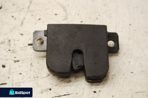ZAMEK KLAPY TYLNEJ 3B9827505C VW PASSAT B5 AUDI SEAT SKODA 3B9827505E