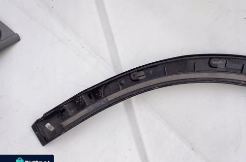 AUDI Q3 8U 11- S-LINE LISTWA BŁOTNIKA PRAWA TYŁ