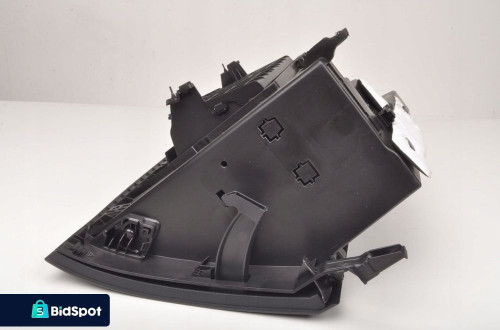 MERCEDES W177 SCHOWEK PASAŻERA UK