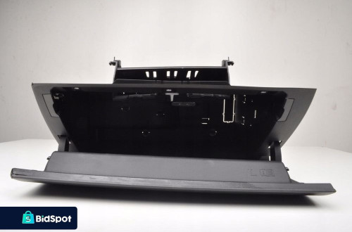 MERCEDES W177 SCHOWEK PASAŻERA UK