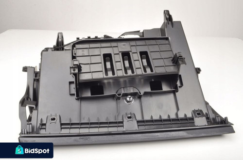 MERCEDES W177 SCHOWEK PASAŻERA UK
