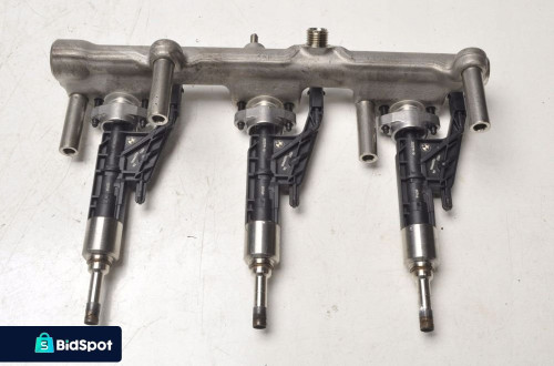 BMW F22 F87 M240i 3.0 LISTWA WTRYSKOWA 8665635
