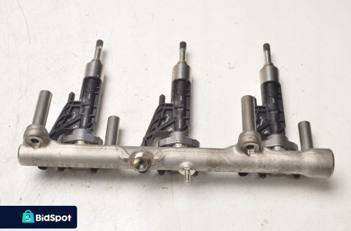 BMW F22 F87 M240i 3.0 LISTWA WTRYSKOWA 8665635