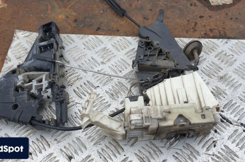 mercedes w169 w245 zamek drzwi prawy przód przedni 4pin a1697202835