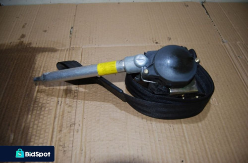 PAS BEZPIECZEŃSTWA PRAWY LEWY PRZÓD 895857706BK 895857705BK AUDI A3 8L