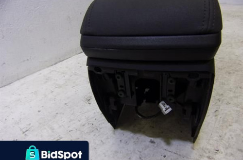 TUNEL ŚRODKOWY VOLVO V50 PODŁOKIETNIK V-50 EU