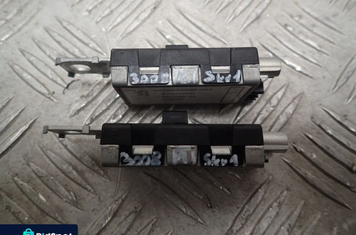 WZMACNIACZ ANTENOWY MODUŁ PEUGEOT 3008 II 2008 II 9678016880