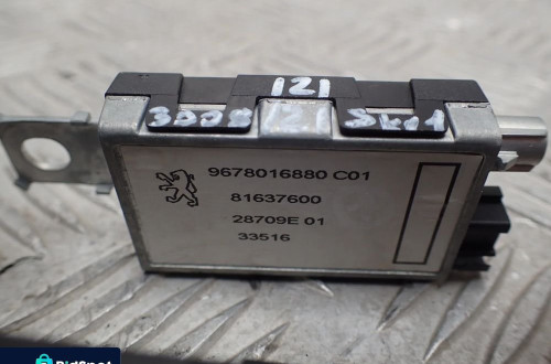 WZMACNIACZ ANTENOWY MODUŁ PEUGEOT 3008 II 2008 II 9678016880