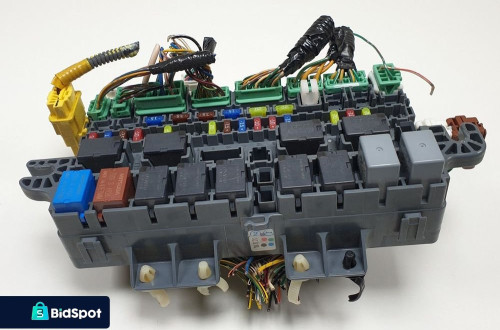 SKRZYNKA BEZPIECZNIKÓW HONDA JAZZ II