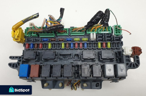 SKRZYNKA BEZPIECZNIKÓW HONDA JAZZ II