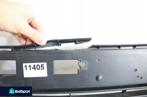 Kratka Atrapa dolna w Zderzak przod Toyota Avensis T27 lift 2012-2015