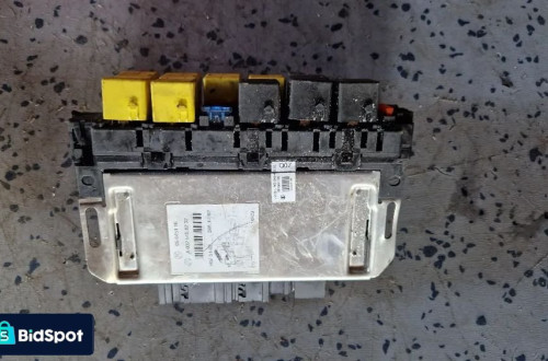 MERCEDES W220 LIFT SKRZYNKA BEZPIECZNIKÓW A0325458232