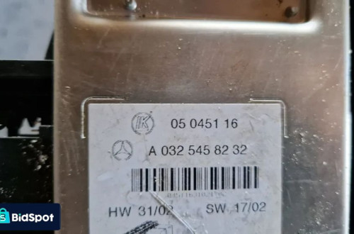 MERCEDES W220 LIFT SKRZYNKA BEZPIECZNIKÓW A0325458232