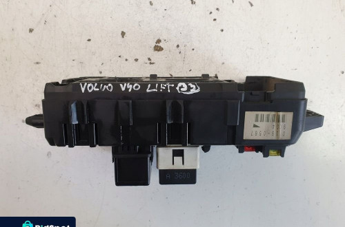 Volvo S40 V40 lift 1.9 D SKRZYNKA BEZPIECZNIKÓW