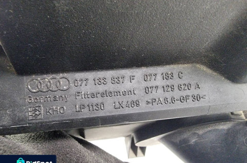 OBUDOWA FILTRA AUDI A8 D2 077133837F