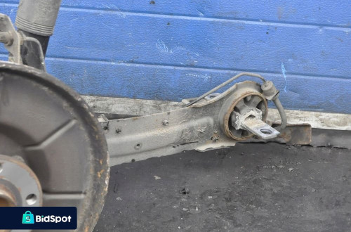 VOLVO S60 V60 ZWROTNICA PRAWA TYLNA WAHACZ TYLNY