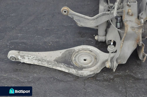 VOLVO S60 V60 ZWROTNICA PRAWA TYLNA WAHACZ TYLNY