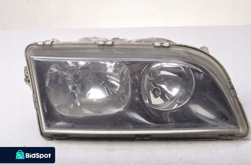 VOLVO V40 LAMPA PRAWA PRZEDNIA LIFT EU 30899679