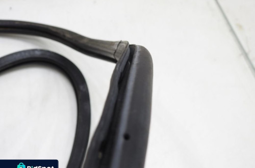 USZCZELKA DRZWI PRAWY PRZÓD VW TOUAREG I