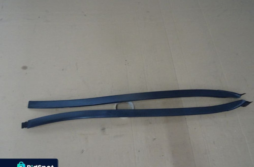 LISTWA SZYBY CZOŁOWEJ OPEL ASTRA II NR57