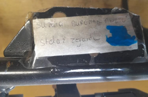 suzuki burgman 650 stelaż zegarów