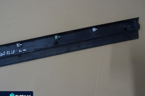 LISTWA DRZWI LEWY PRZÓD VW PASSAT B5 LIFT KOMBI NR82