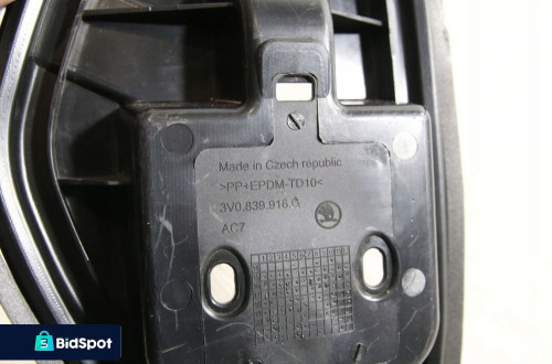 Osłona zaślepka drzwi tyl ne przawe Skoda Superb III 3 3V 2015-2019