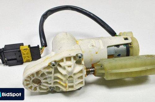 SILNICZEK REGULACJI FOTELA LEWY CITROEN C5 III X7