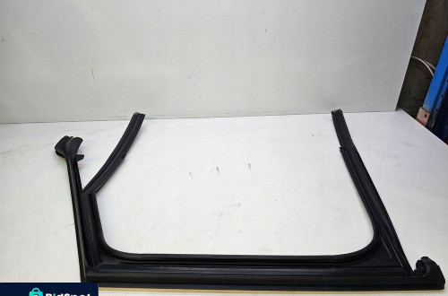 USZCZELKA DRZWI PRAWY TYŁ AUDI A6 C7 4G9839432 PIANO BLACK