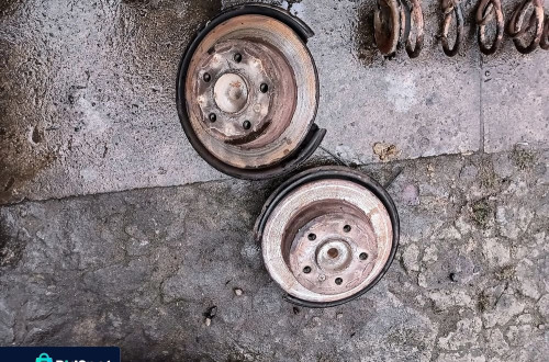 mercedes w169 a-klasa zwrotnica piasta okladziny tyl tylnie tylne prawa lewa