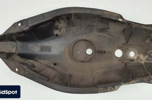 OSŁONA WAHACZA TYŁ MERCEDES W203 A2033520088