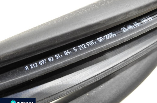 USZCZELKA DRZWI LEWY TYŁ MERCEDES W212 KOMBI