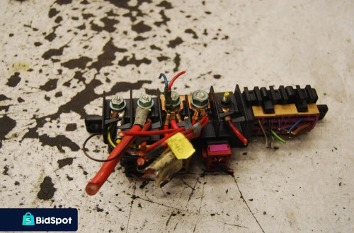 SKRZYNKA BEZPIECZNIKÓW 8L0941822 GOLF IV AUDI A3 8L0941822A