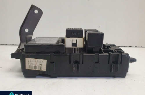 Volvo S40 V40 lift 1.9 D SKRZYNKA BEZPIECZNIKÓW