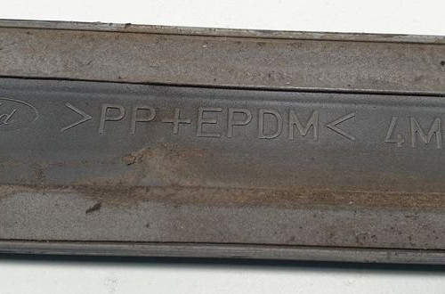 LISTWA BŁOTNIKA PRAWY TYŁ FORD FOCUS MK2 3D HB