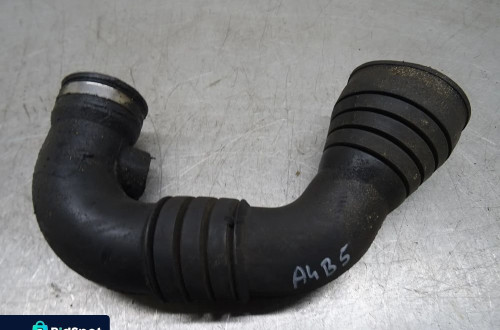 AUDI A4 B5 KOMBI 1.9 TDI RURA PRZEWÓD INTERCOOLERA 8D0129615A