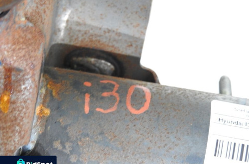 STELAŻ BELKA KONSOLI HYUNDAI i30 I 84410-2L300