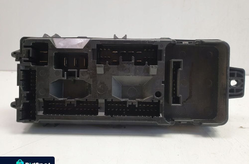 Volvo S40 V40 lift 1.9 D SKRZYNKA BEZPIECZNIKÓW