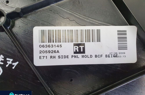 BMW X6 E71 PRAWY BOCZEK BAGAŻNIKA Tapicerka