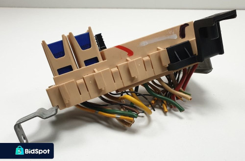 SKRZYNKA BEZPIECZNIKÓW NISSAN MICRA K12 1.2 16V