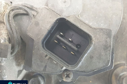 Kia Carnival I SILNICZEK WYCIERACZEK przód