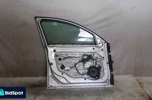 $ DRZWI PRZÓD PRZEDNIE LEWE VOLVO V50 426-26 SREBRNY