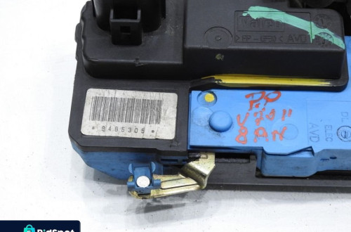 ZAMEK DRZWI PRAWY PRZÓD VOLVO V70 II 9485305