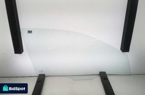 honda civic 01 06 szyba przednia opuszczana prawa  N74475NOWE