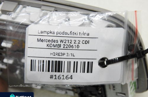 LAMPKA OŚWIETLENIE PODSUFITKI TYŁ W212 KOMBI