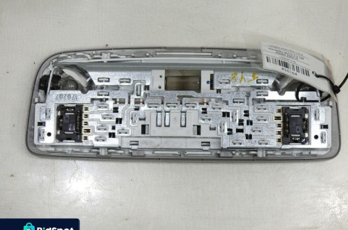 LAMPKA OŚWIETLENIE PODSUFITKI TYŁ W212 KOMBI